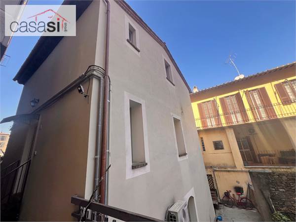 Stabile / Palazzo in vendita a Terni