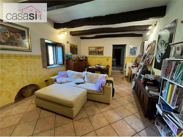 Rustico/Casale in vendita a Terni